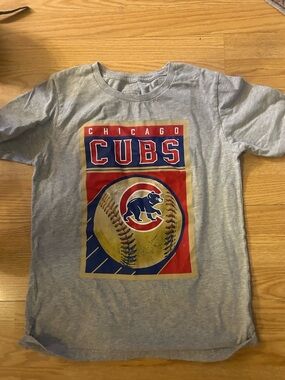 Chicago Cubs boys extra large shirt
